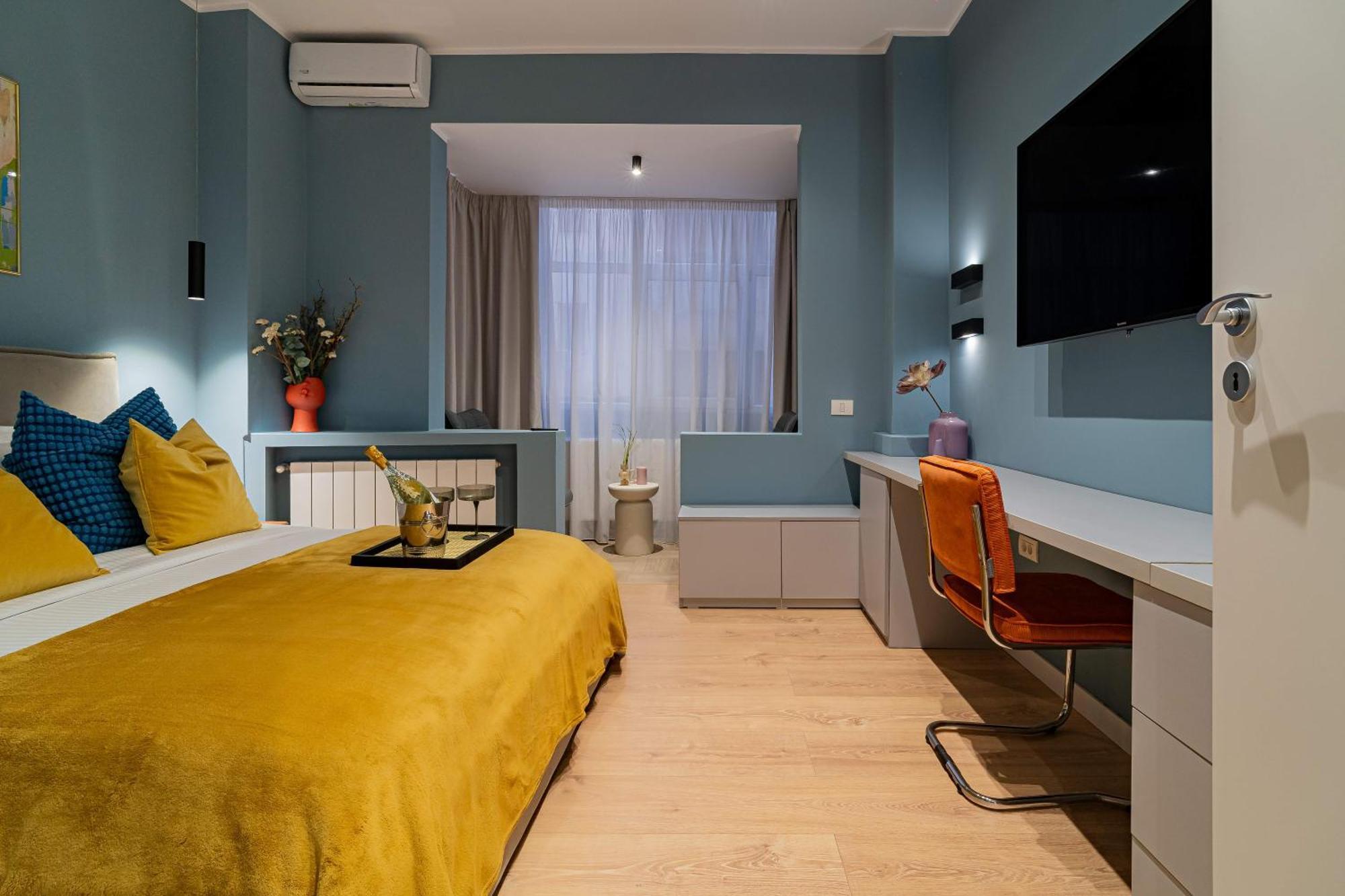 Celestial Azure - Tranquil 1Br In Piata Universitatii Bukarest Exterior foto